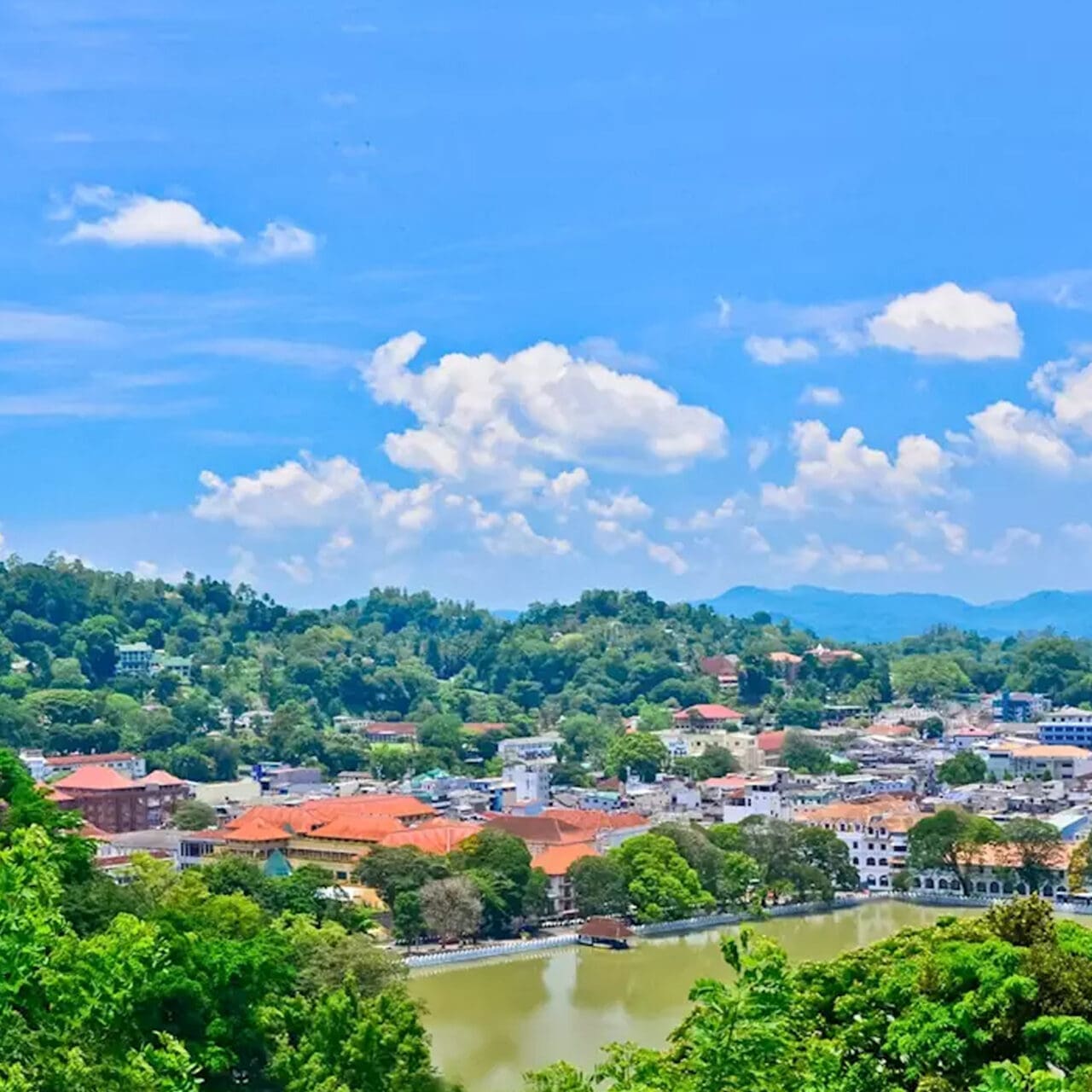 https://srilankatourdriverwithcar.com/wp-content/uploads/2019/12/5_days_kandy-1280x1280.jpg