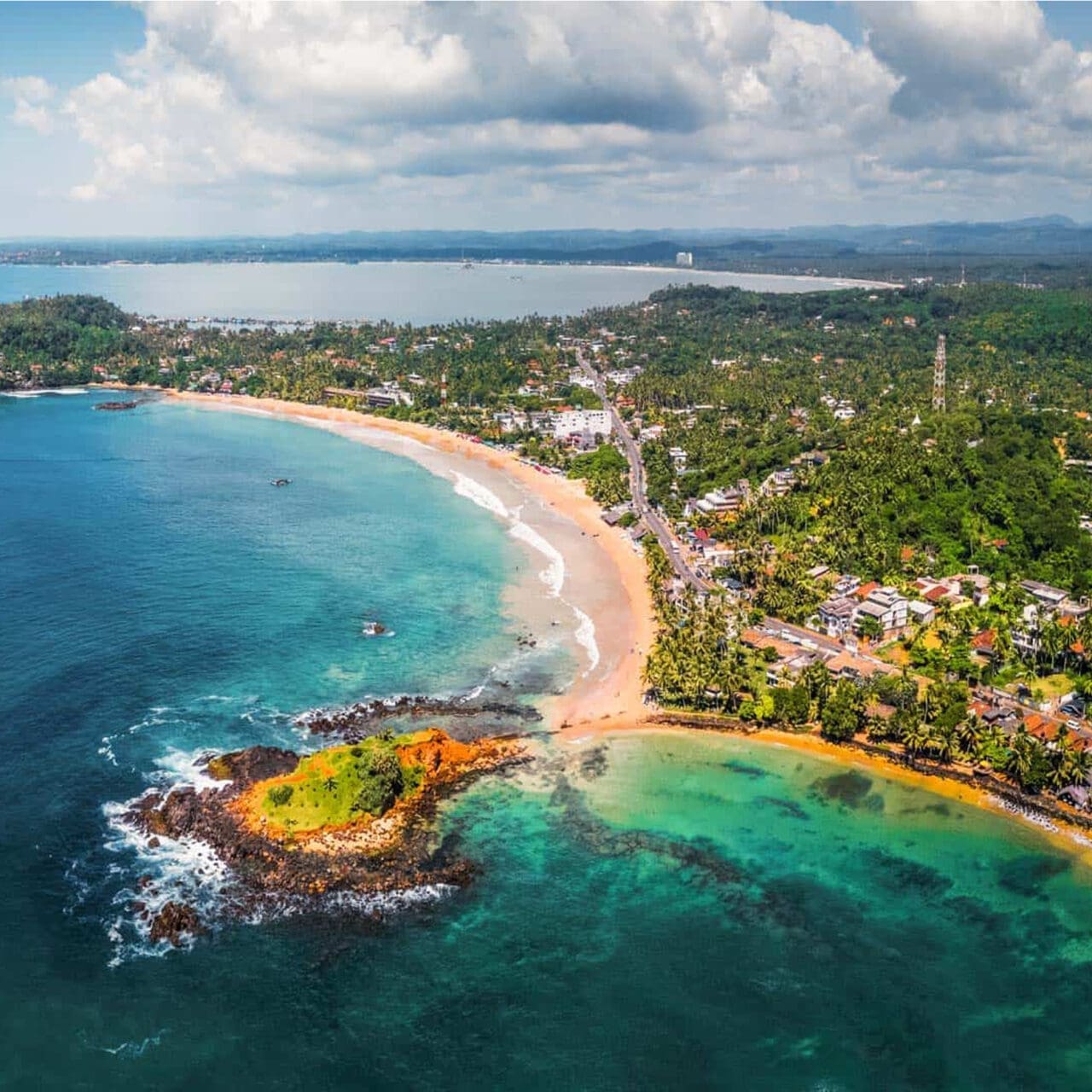 https://srilankatourdriverwithcar.com/wp-content/uploads/2025/04/8_days_mirissa_beach-1280x1280.jpg
