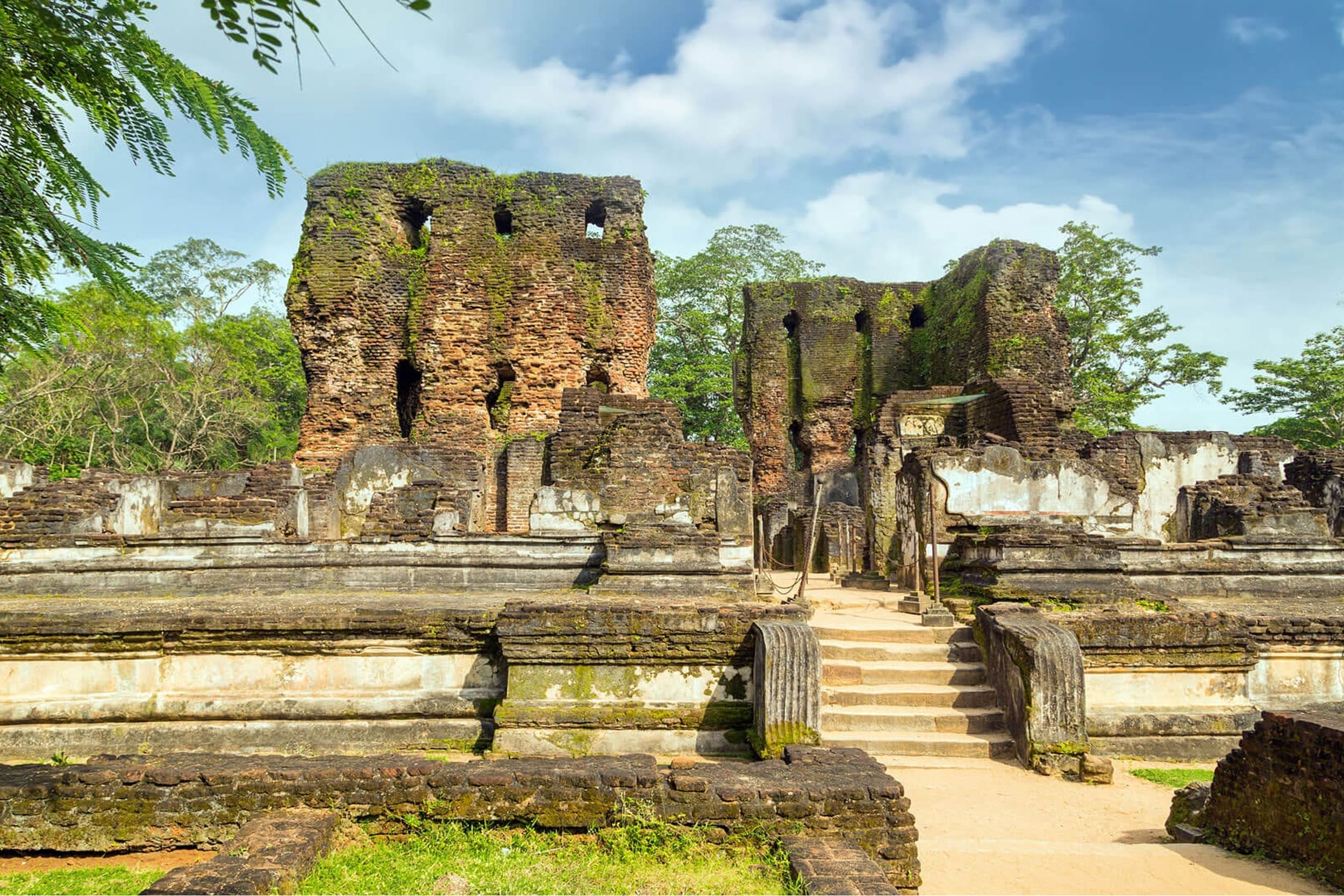 9_days_polonnaruwa https://srilankatourdriverwithcar.com/wp-content/uploads/2025/04/9_days_polonnaruwa.jpg