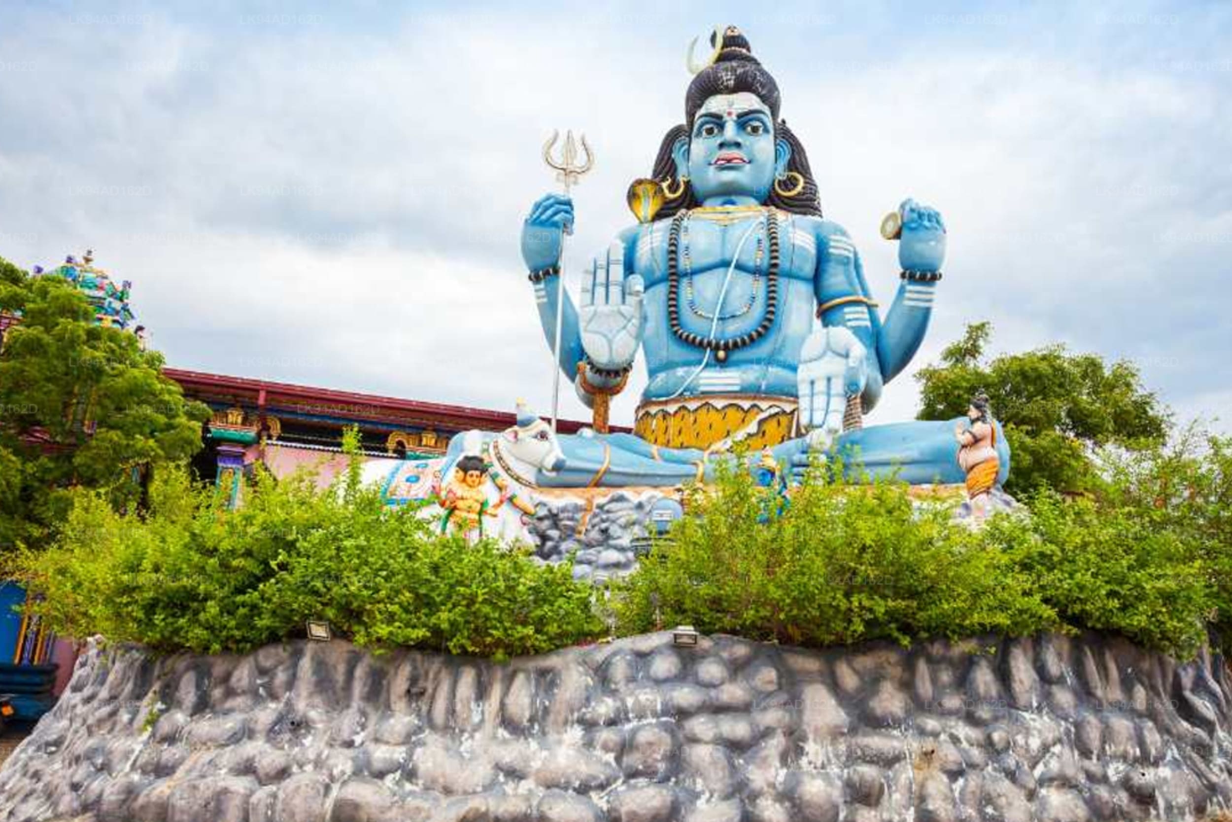 https://srilankatourdriverwithcar.com/wp-content/uploads/2025/05/koneswaram-temple-trincomalee-sri-lanka.jpg