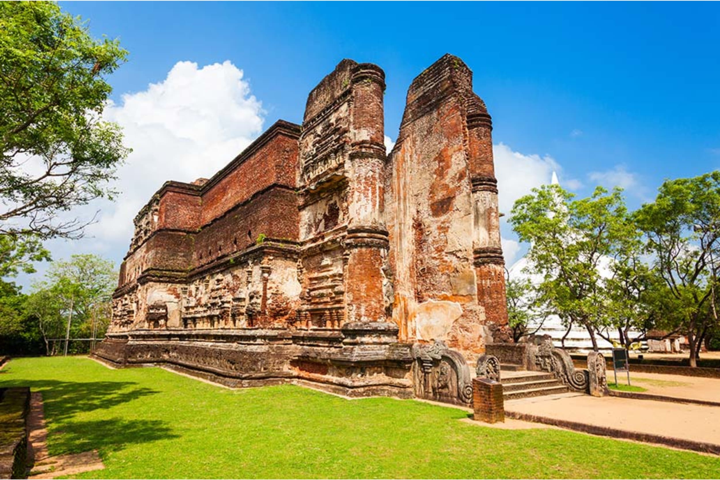 lankathilaka-image-house-polonnaruwa-sri-lanka https://srilankatourdriverwithcar.com/wp-content/uploads/2025/05/lankathilaka-image-house-polonnaruwa-sri-lanka.jpg