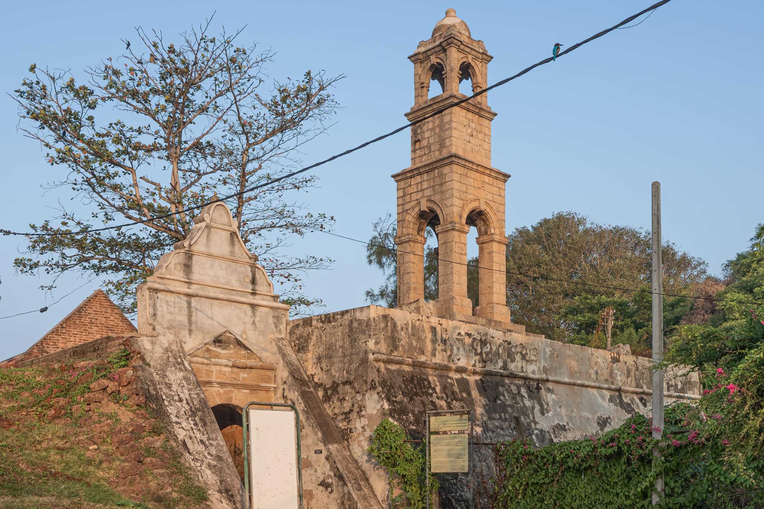 https://srilankatourdriverwithcar.com/wp-content/uploads/2025/05/negombo-dutch-fort.jpg