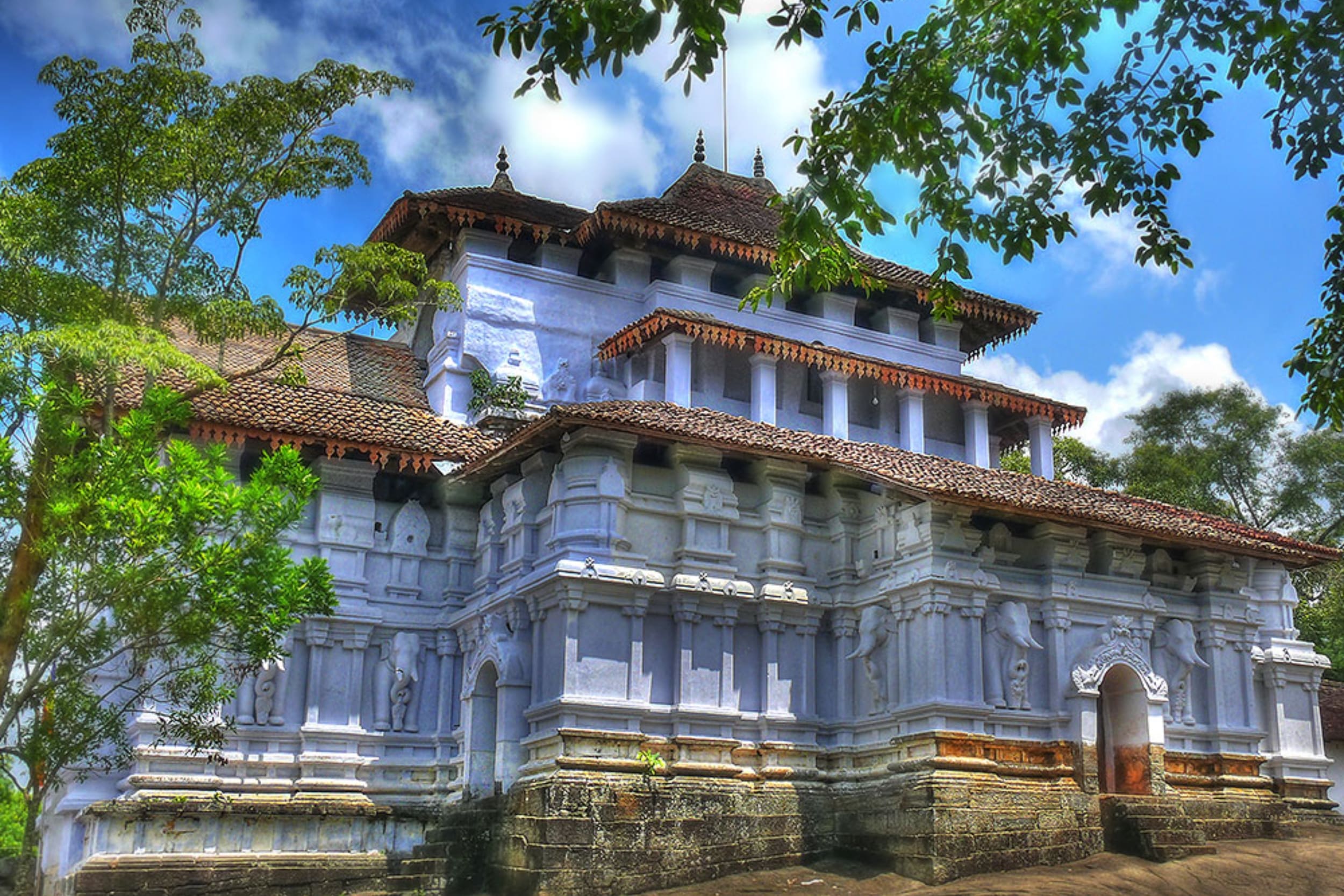 sri-lankathilake-rajamaha-viharaya-sri-lanka https://srilankatourdriverwithcar.com/wp-content/uploads/2025/05/sri-lankathilake-rajamaha-viharaya-sri-lanka.jpg
