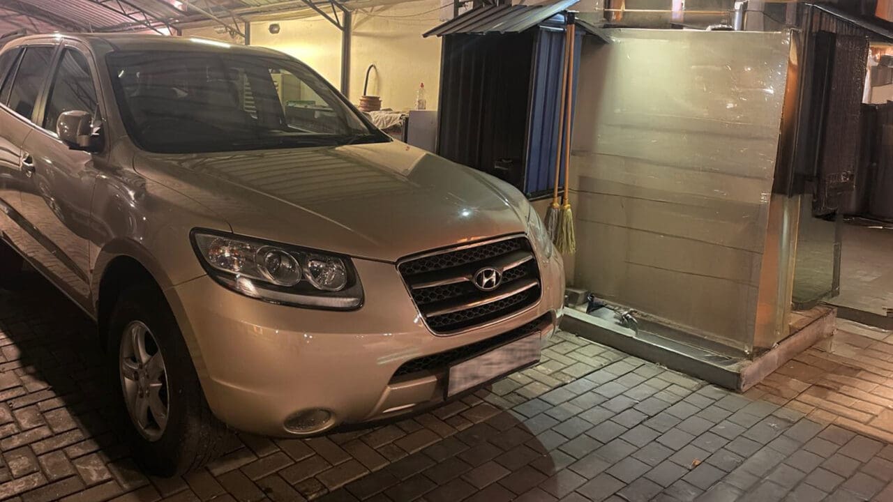 SUV-04