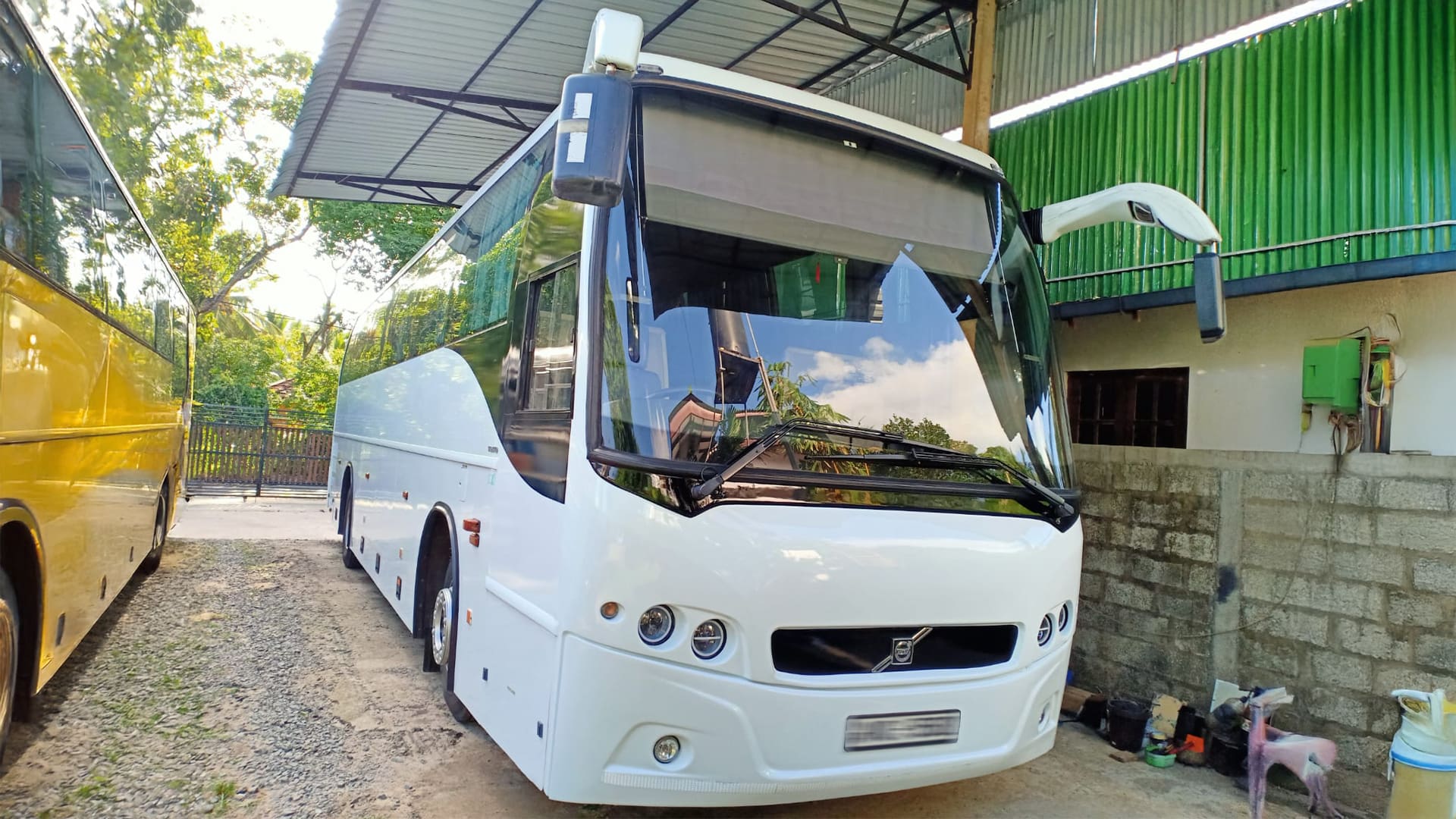 motor-coach-high-deck-05