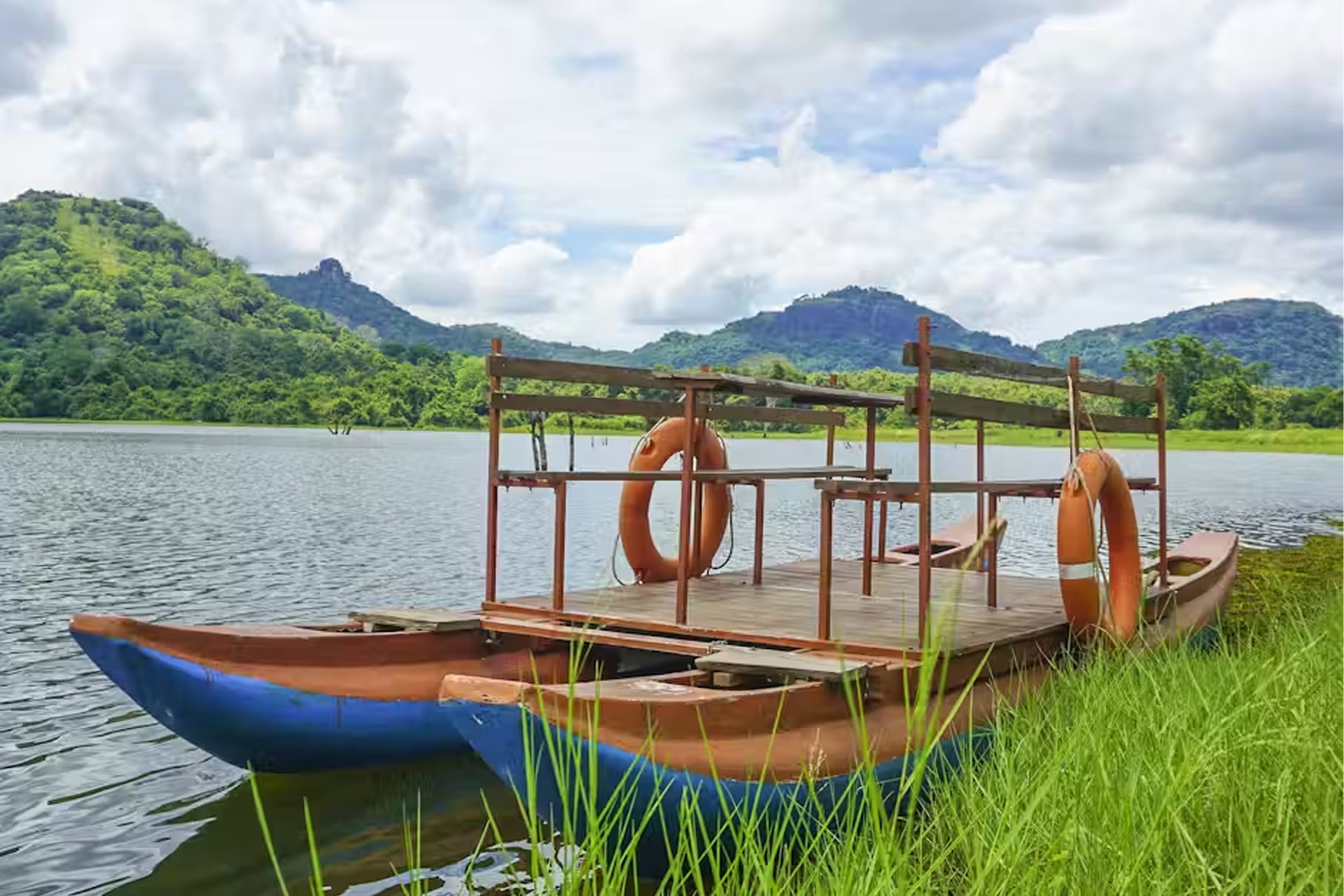 kiri-oruwa-lake-gal-oya https://srilankatourdriverwithcar.com/wp-content/uploads/2025/10/kiri-oruwa-lake-gal-oya.jpg