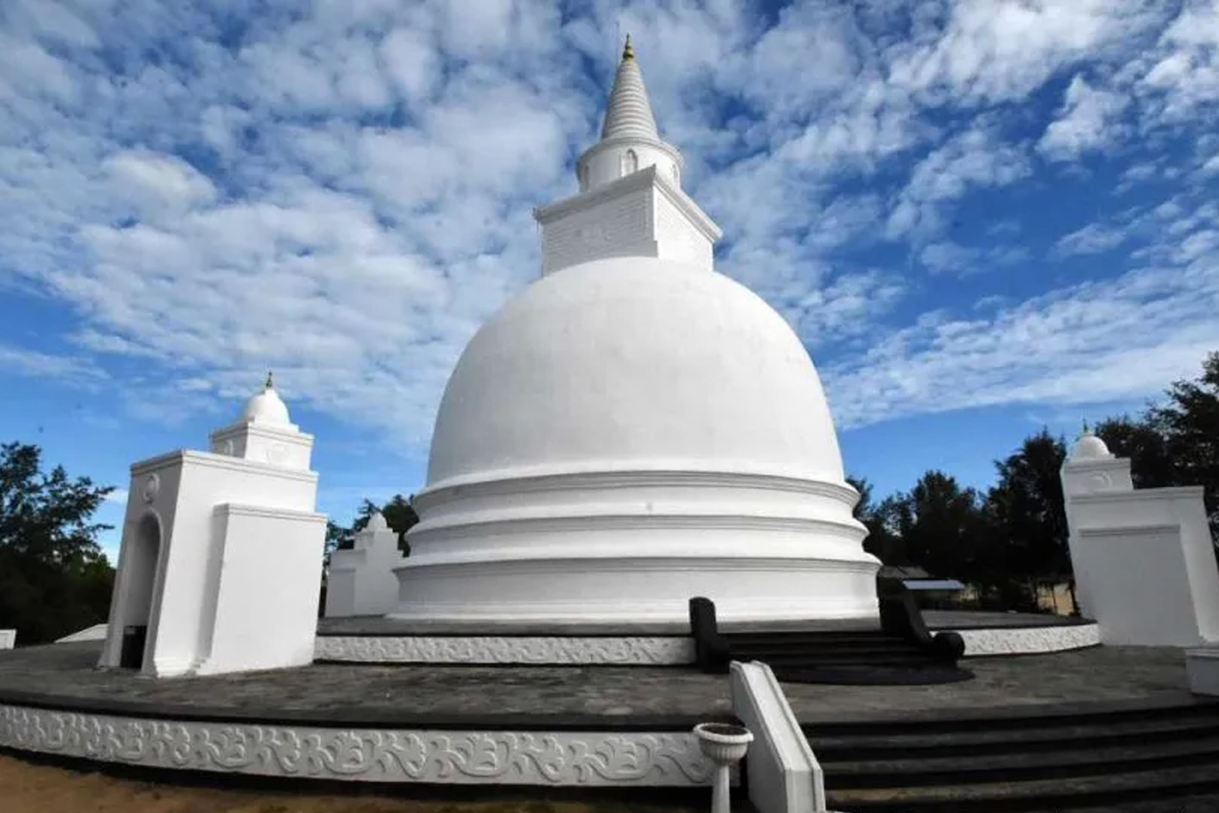 muhudu-maha-viharaya-arugam-bay https://srilankatourdriverwithcar.com/wp-content/uploads/2025/10/muhudu-maha-viharaya-arugam-bay.jpg