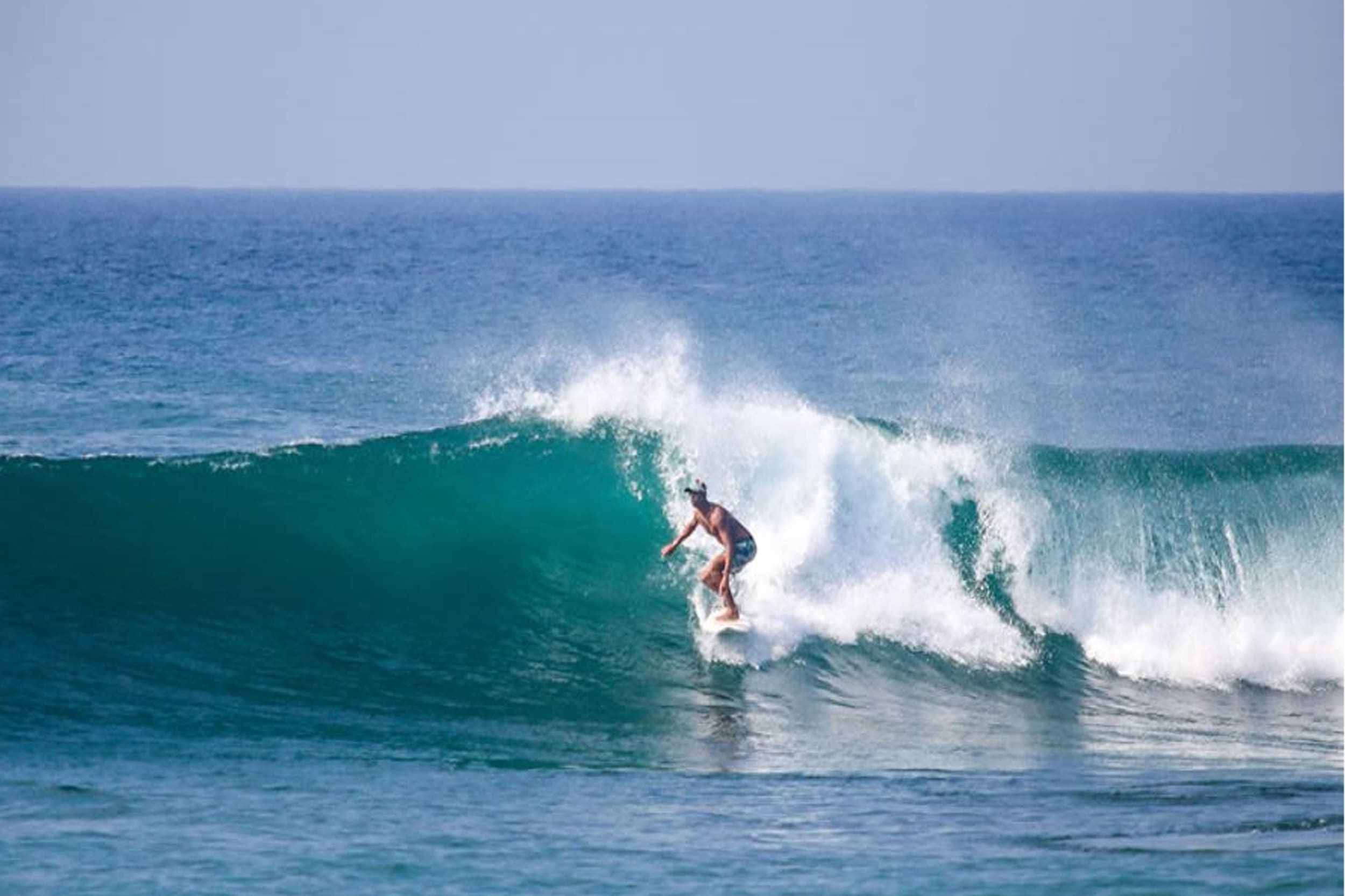 surfing-arugam-bay https://srilankatourdriverwithcar.com/wp-content/uploads/2025/10/surfing-arugam-bay.jpg